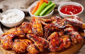 Alitas BBQ Caseras con Salsa Frutihot